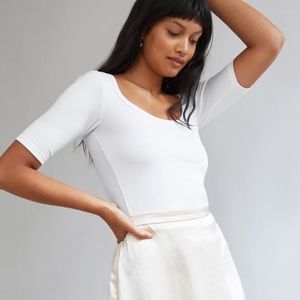 EUC! Perfect Aritzia Wilfred Adventure Tee, White, Small